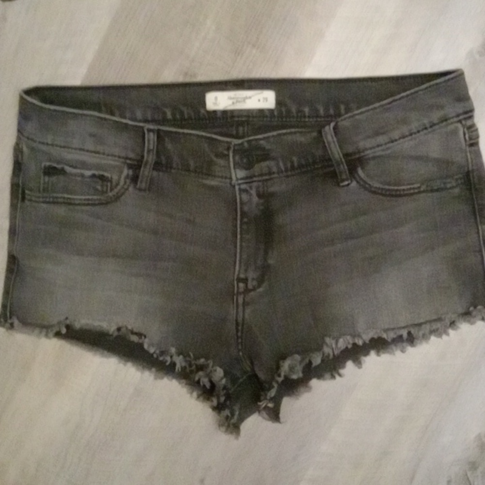 Abercrombie&Fitch Size 8 ,W 29. Black w/raw hem. 2 Big, after I lost baby weight